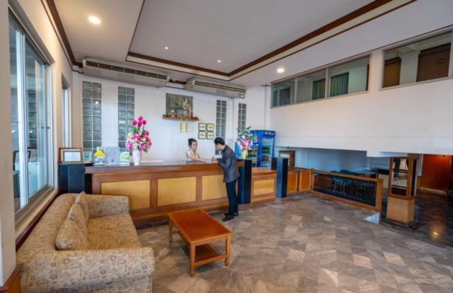 Golden House Service And Apartment Rayong Exterior foto
