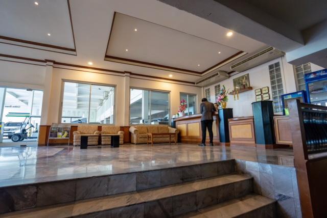 Golden House Service And Apartment Rayong Exterior foto
